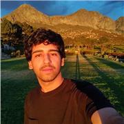 Ragazzo offre ripetizioni di inglese per ragazzi delle scuole medie e superiori